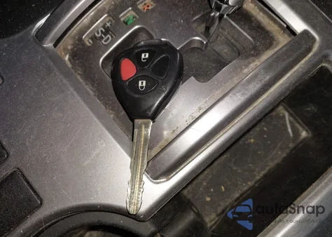 2016 Toyota 4Runner Sr5 z USA, uszkodzony, nr VIN JTEBU5JR4G5330529